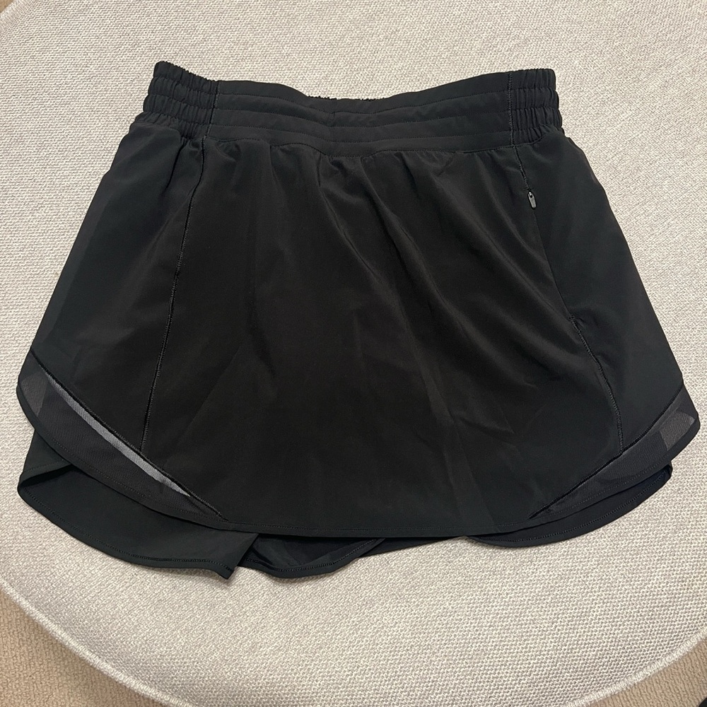 LULULEMON HOTTY HOT SKORT Size: 8 - BLACK